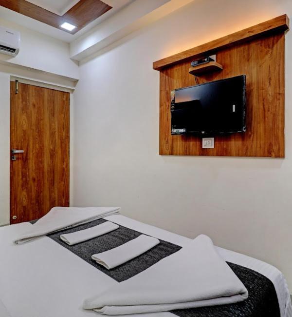 Sun Inn Residency , Navi Mumbai Bagian luar foto